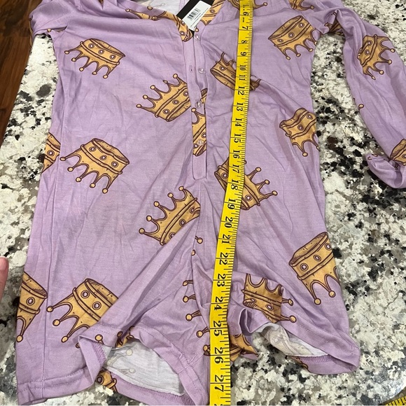 PrettyLittleThing Queen Lilac sleep Romper - Picture 5 of 8